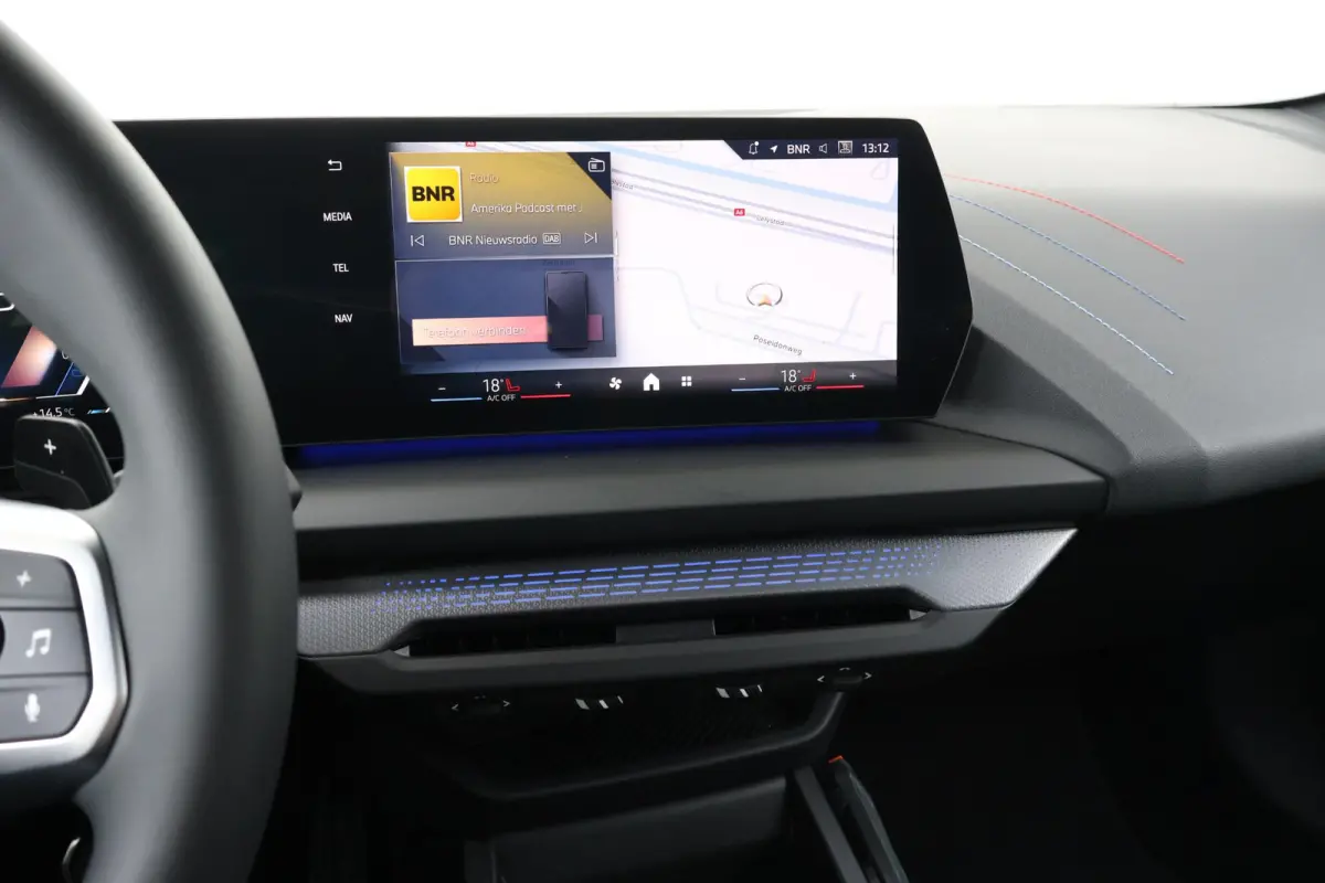 120 M Sport Design Edition M Sportpakket/ Stuurwielrand verwarmd/ Achteruitrijcamera/ Getint Glas/ Sportstoelen/ Driving Assistant