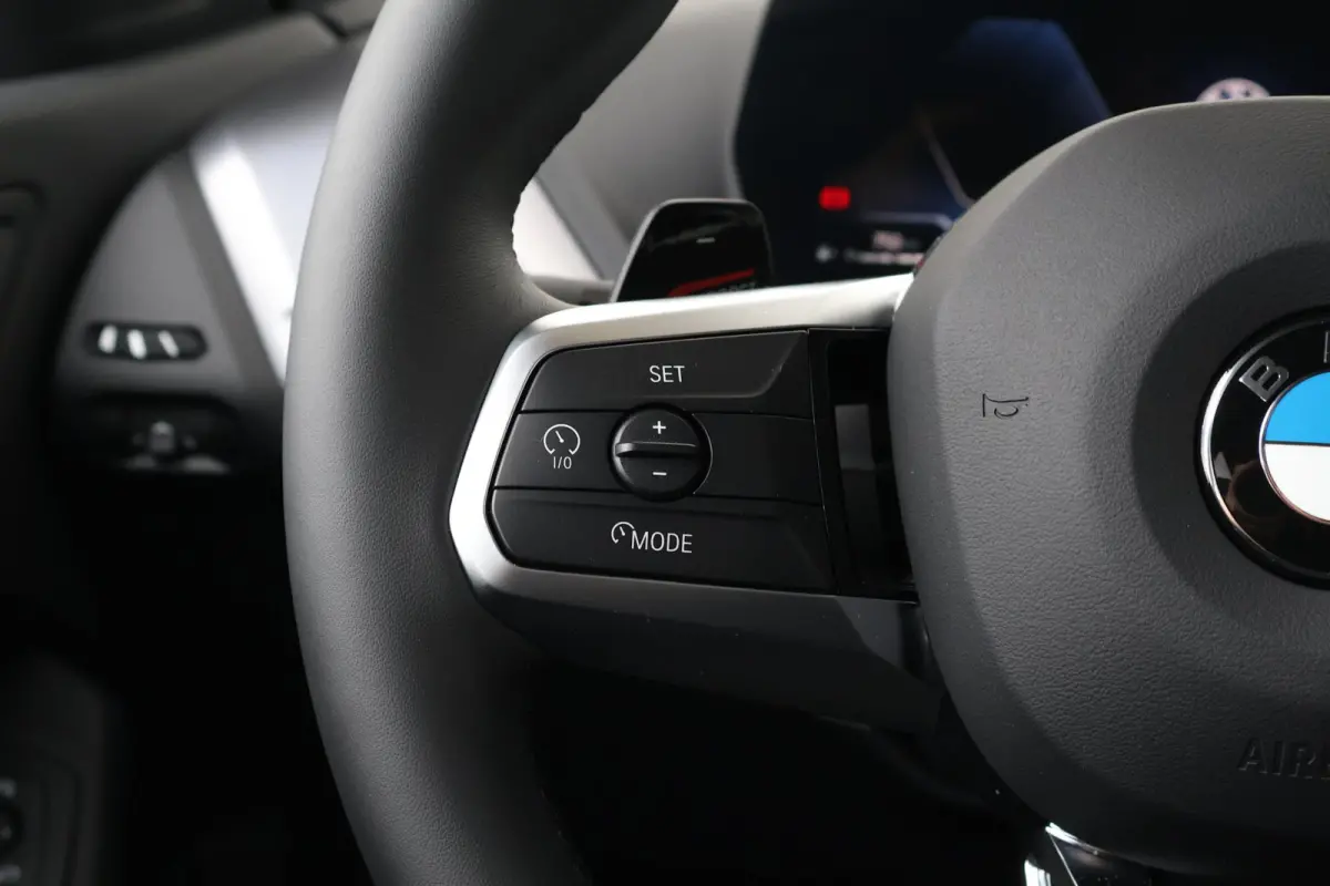 120 M Sport Design Edition M Sportpakket/ Stuurwielrand verwarmd/ Achteruitrijcamera/ Getint Glas/ Sportstoelen/ Driving Assistant