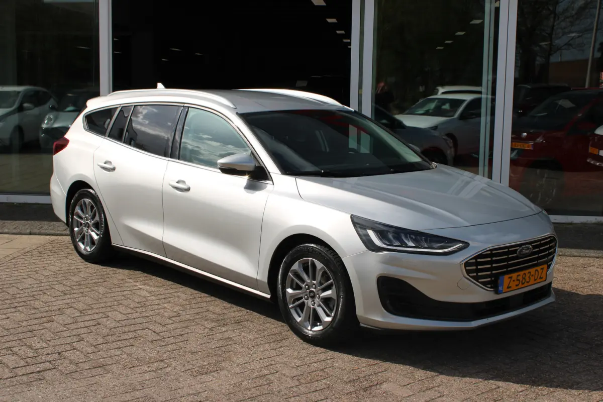 1.0 EcoBoost Hybrid Titanium