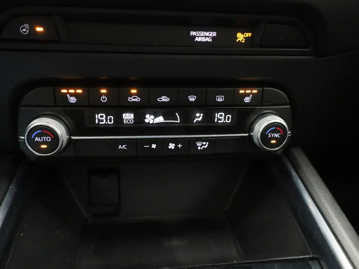 2.0 Skyactiv-G 163 Homura | BOSE AUDIO | HEAD-UP | 360 CAMERA | NAVIGATIE | STOEL-STUURWIELVERWARMING