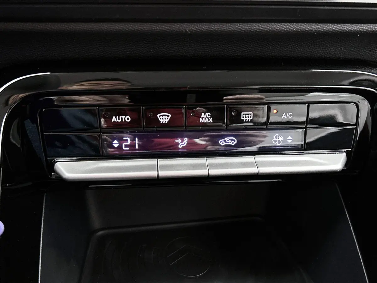 SUV Max Hybrid 7p. 145pk Automaat | 7 zitplaatsen | Navigatie | Achteruitrijcamera | Climate Control | Cruise Control | Parkeersensoren v+a | Dodehoeksensor | Bluetooth | Draadloze Apple Car