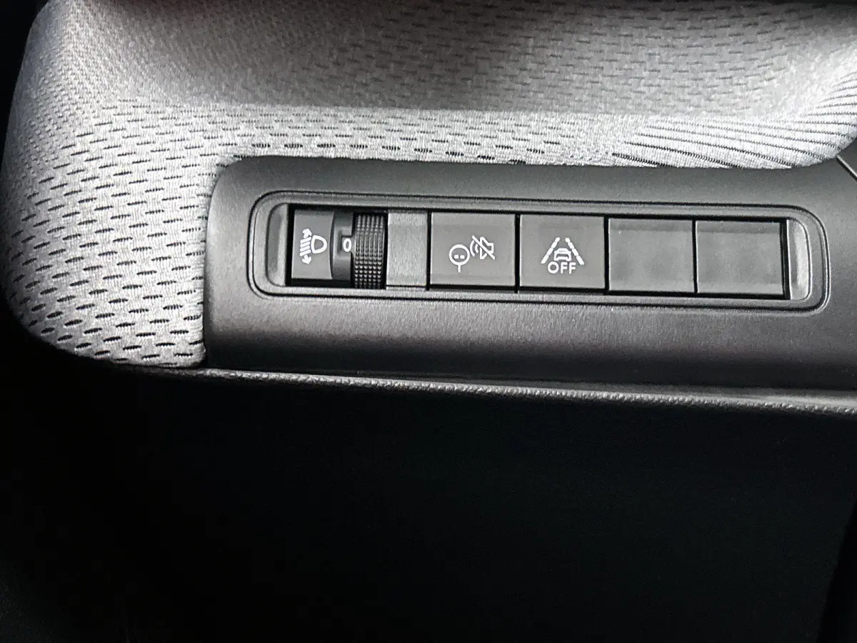 SUV Max Hybrid 7p. 145pk Automaat | 7 zitplaatsen | Navigatie | Achteruitrijcamera | Climate Control | Cruise Control | Parkeersensoren v+a | Dodehoeksensor | Bluetooth | Draadloze Apple Car