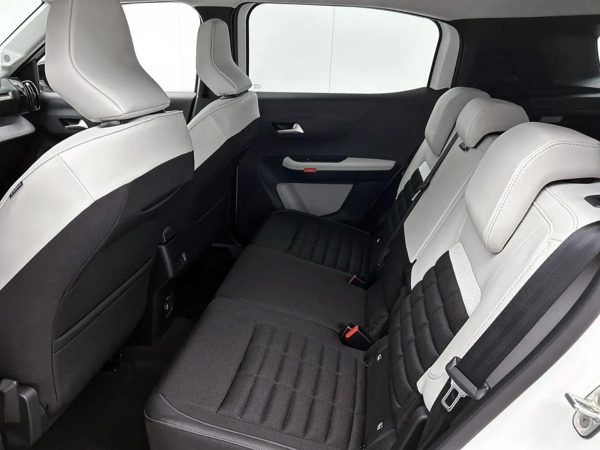 SUV Max Hybrid 7p. 145pk Automaat | 7 zitplaatsen | Navigatie | Achteruitrijcamera | Climate Control | Cruise Control | Parkeersensoren v+a | Dodehoeksensor | Bluetooth | Draadloze Apple Car