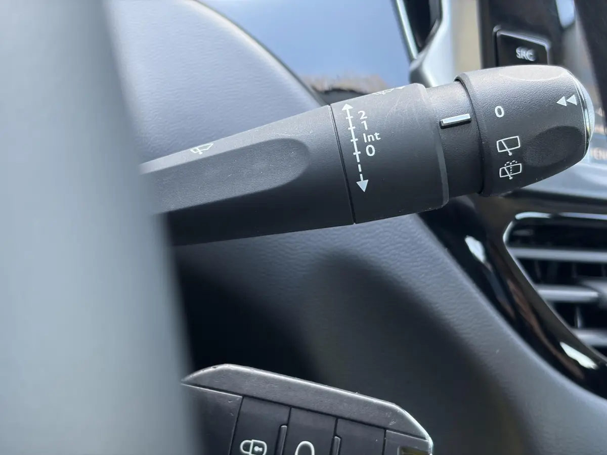 1.2 PureTech Active 2e Eigenaar,Navi,Dealer Onderhouden,Airco,Cruise,Carplay,5 Deurs,Net beurt gehad,N.A.P,Apk tot 04-2027