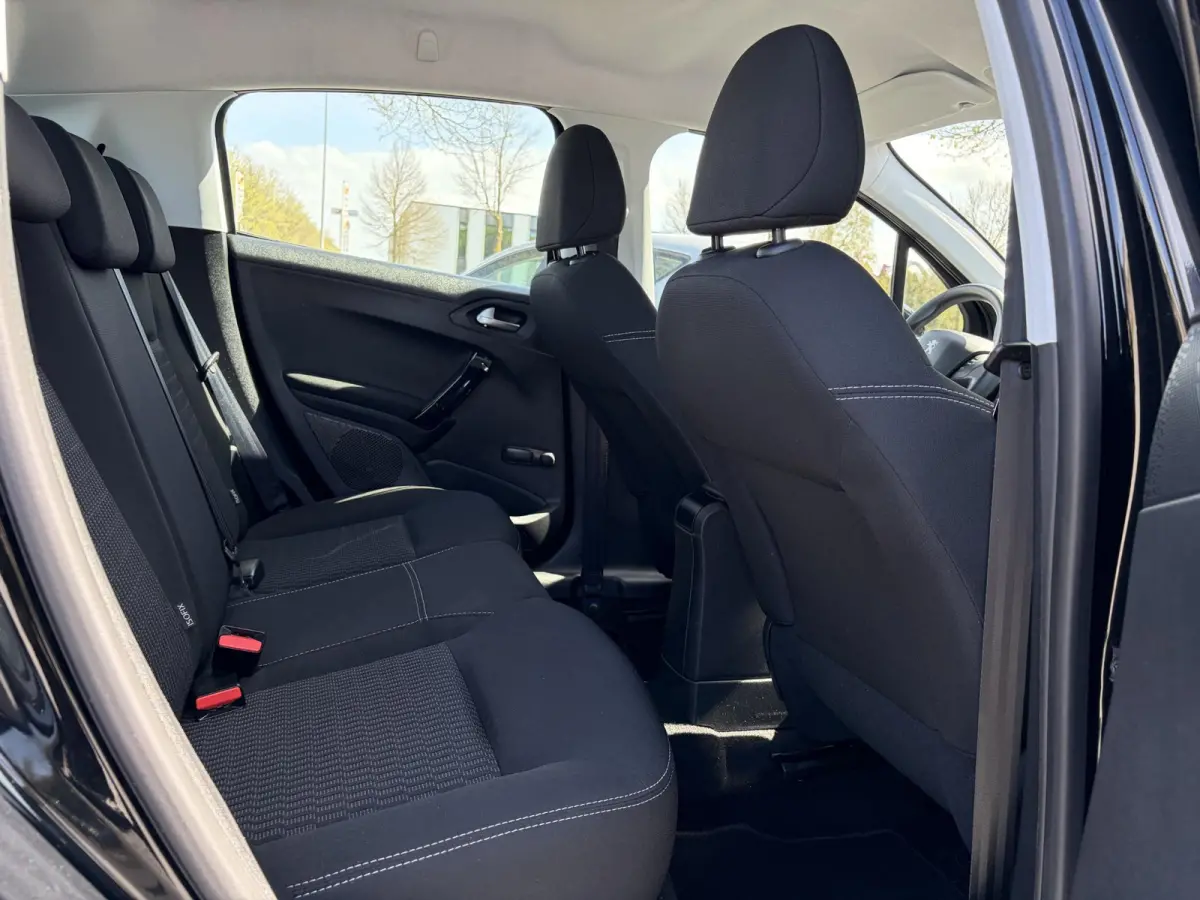 1.2 PureTech Active 2e Eigenaar,Navi,Dealer Onderhouden,Airco,Cruise,Carplay,5 Deurs,Net beurt gehad,N.A.P,Apk tot 04-2027
