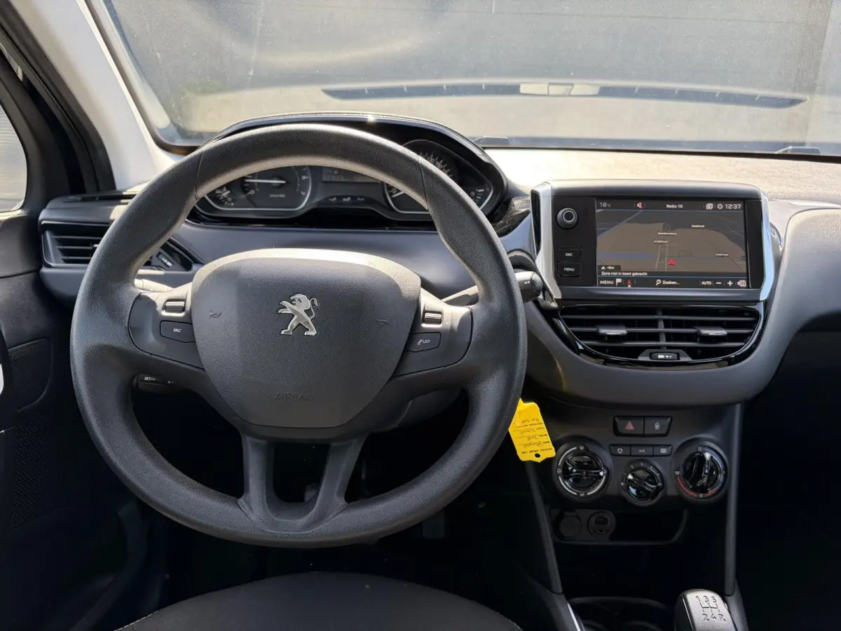 1.2 PureTech Active 2e Eigenaar,Navi,Dealer Onderhouden,Airco,Cruise,Carplay,5 Deurs,Net beurt gehad,N.A.P,Apk tot 04-2027