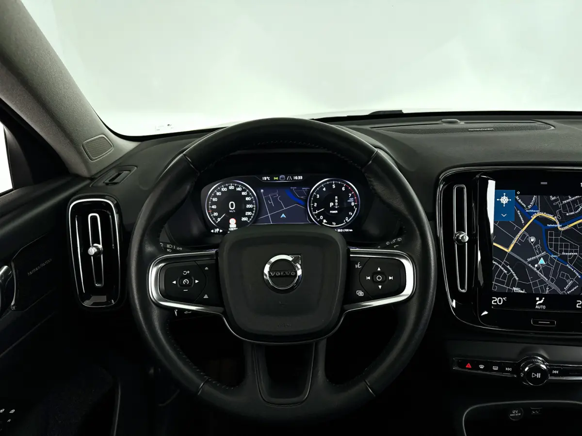 T4 R-Design Expression | Parkeercamera | Harman Kardon | Cruise control | Trekhaak