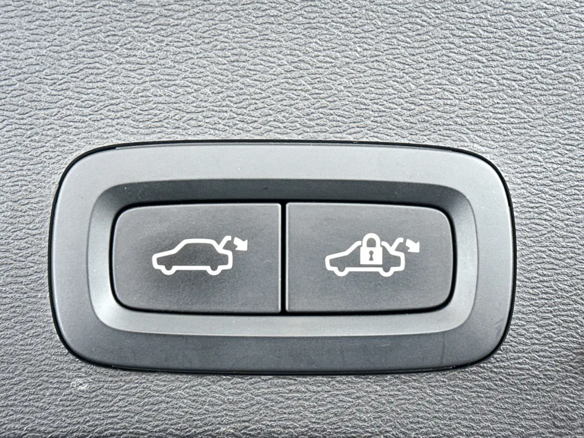 T4 R-Design Expression | Parkeercamera | Harman Kardon | Cruise control | Trekhaak