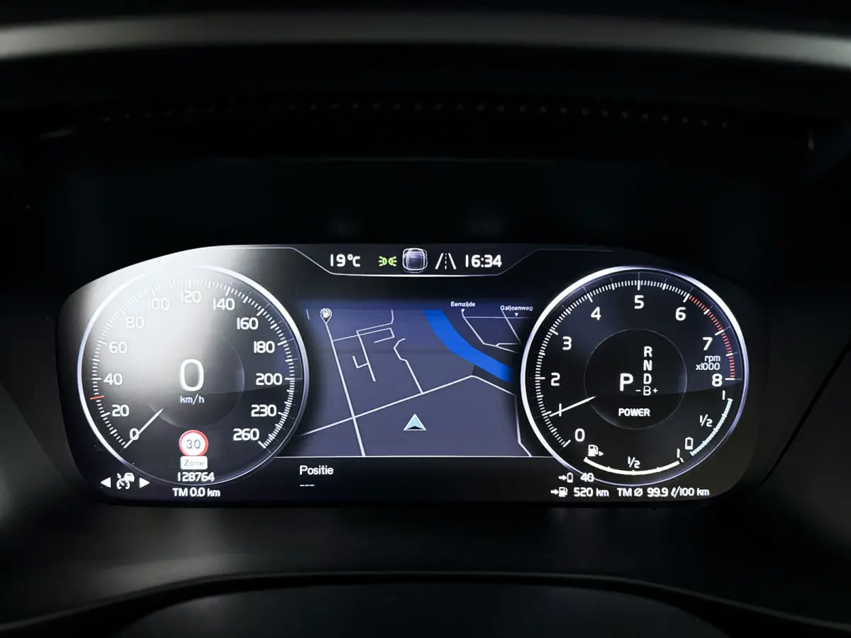 T4 R-Design Expression | Parkeercamera | Harman Kardon | Cruise control | Trekhaak