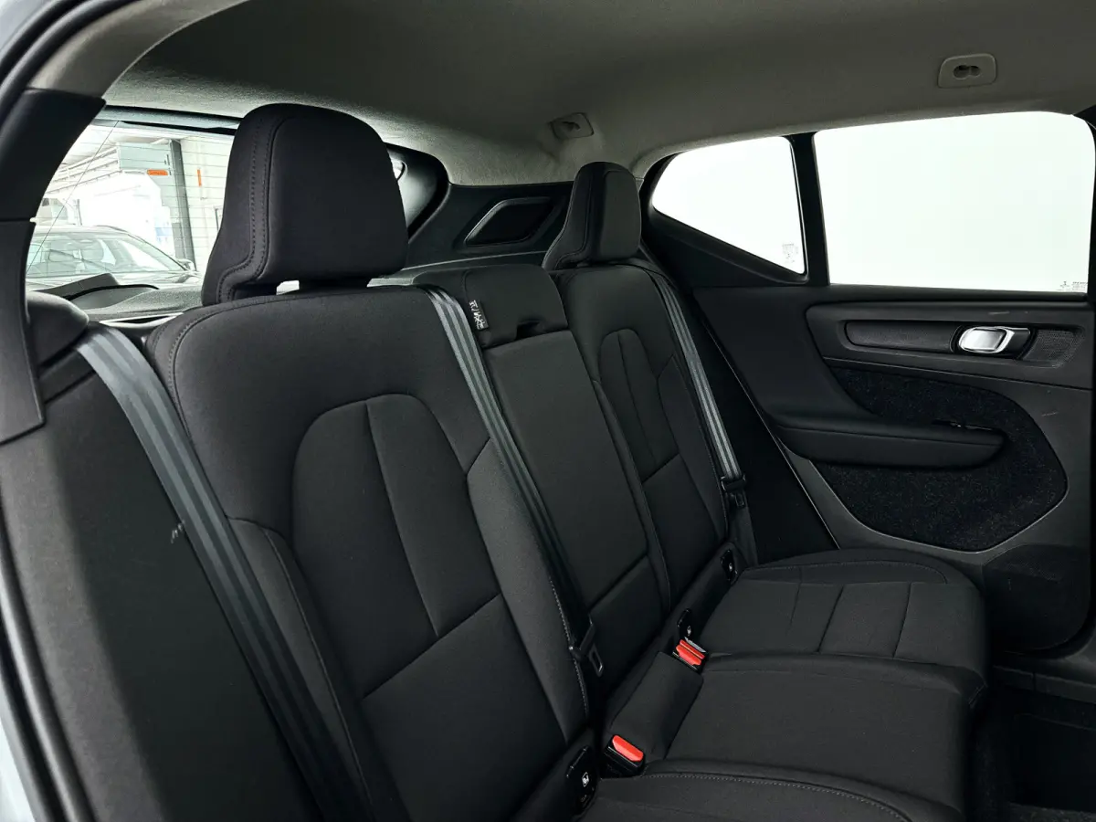 T4 R-Design Expression | Parkeercamera | Harman Kardon | Cruise control | Trekhaak