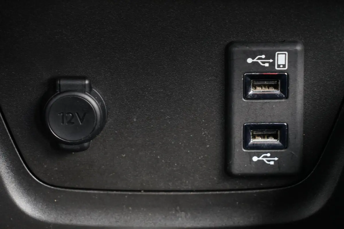 1.2 Edition, NL, 1e eig. CarPlay, cruise, LED
