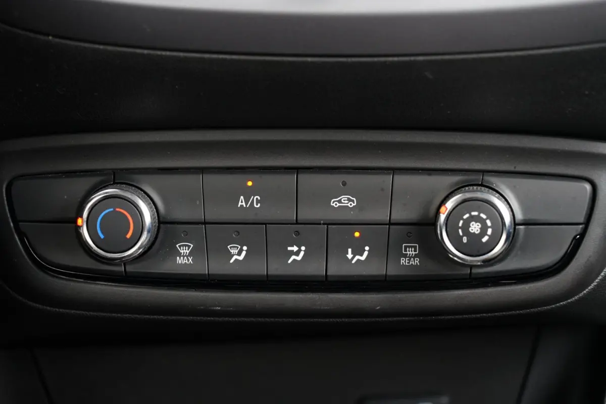 1.2 Edition, NL, 1e eig. CarPlay, cruise, LED