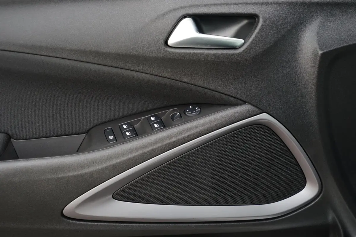 1.2 Edition, NL, 1e eig. CarPlay, cruise, LED