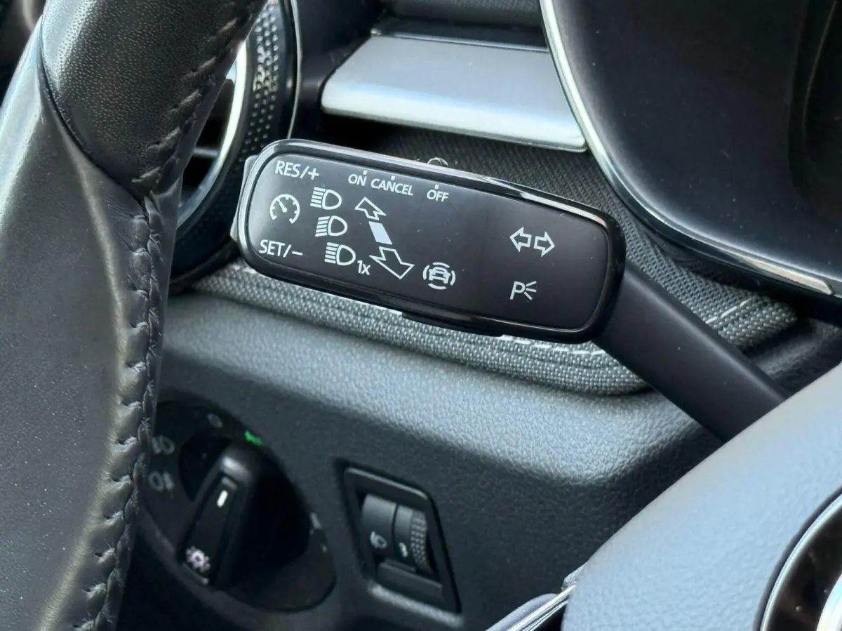 1.0 TSI Business Edition Aut*Led*Car-Play*Clima