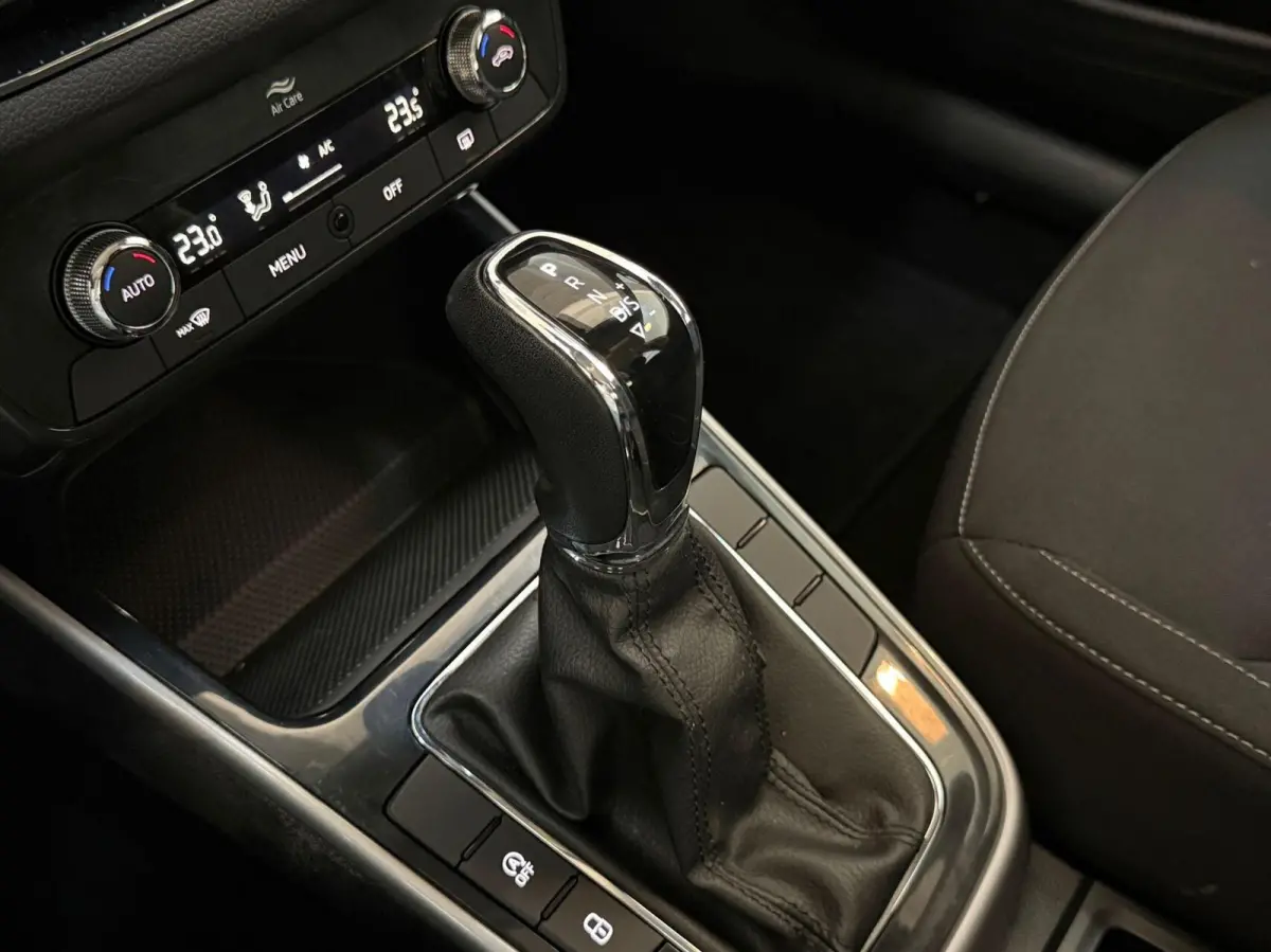 1.0 TSI Business Edition Aut*Led*Car-Play*Clima