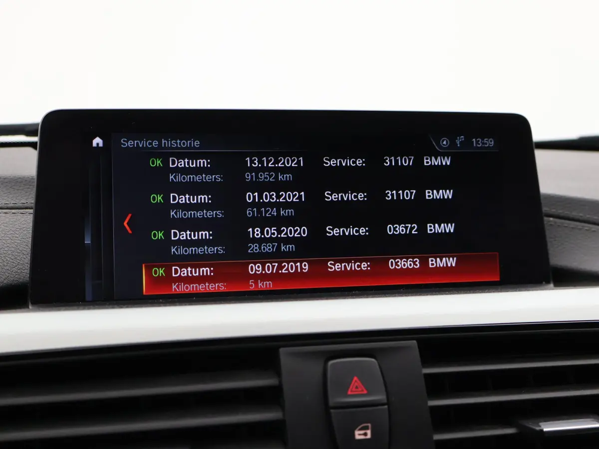 318i M-SPORT + AFN. TREKHAAK | LEDER SPORTINT. | DIGITALE COCKPIT | STOELVERWARMING