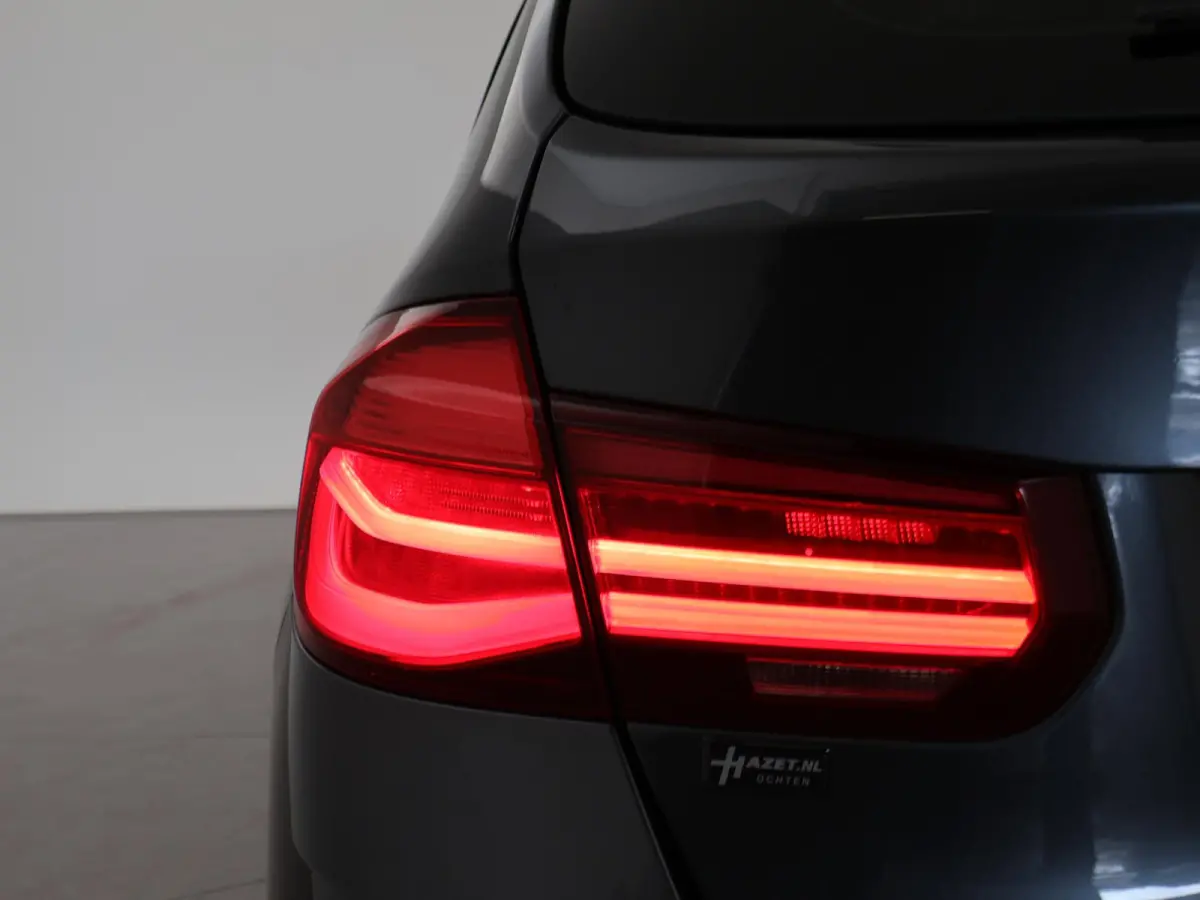 318i M-SPORT + AFN. TREKHAAK | LEDER SPORTINT. | DIGITALE COCKPIT | STOELVERWARMING