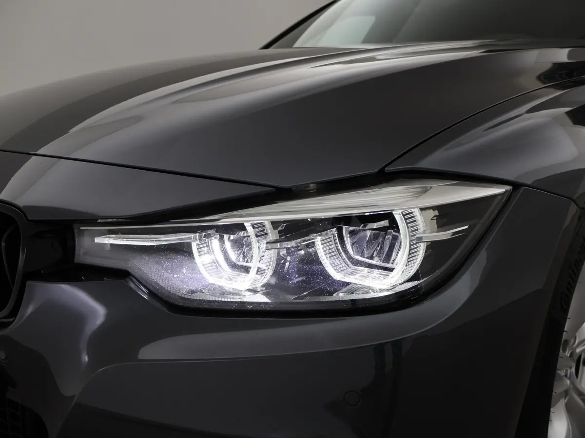 318i M-SPORT + AFN. TREKHAAK | LEDER SPORTINT. | DIGITALE COCKPIT | STOELVERWARMING