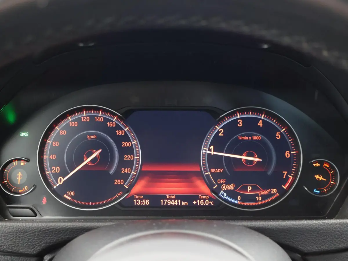 318i M-SPORT + AFN. TREKHAAK | LEDER SPORTINT. | DIGITALE COCKPIT | STOELVERWARMING