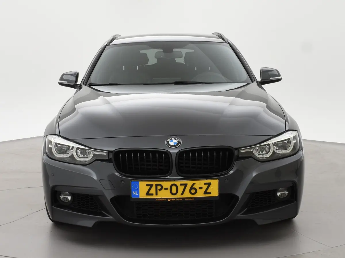 318i M-SPORT + AFN. TREKHAAK | LEDER SPORTINT. | DIGITALE COCKPIT | STOELVERWARMING