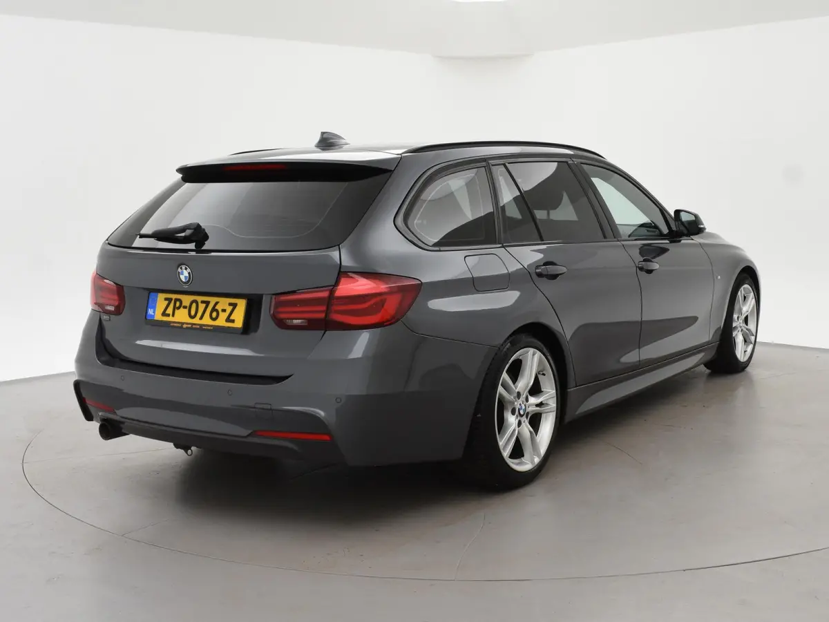 318i M-SPORT + AFN. TREKHAAK | LEDER SPORTINT. | DIGITALE COCKPIT | STOELVERWARMING