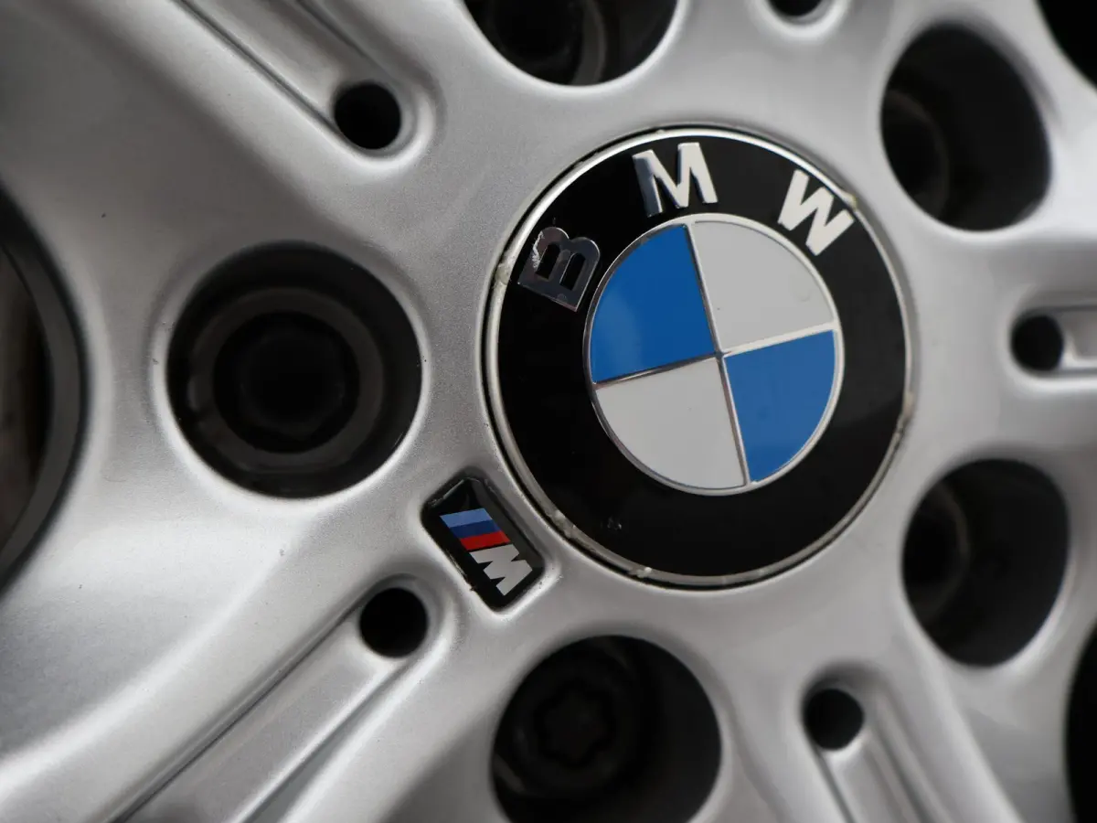 318i M-SPORT + AFN. TREKHAAK | LEDER SPORTINT. | DIGITALE COCKPIT | STOELVERWARMING
