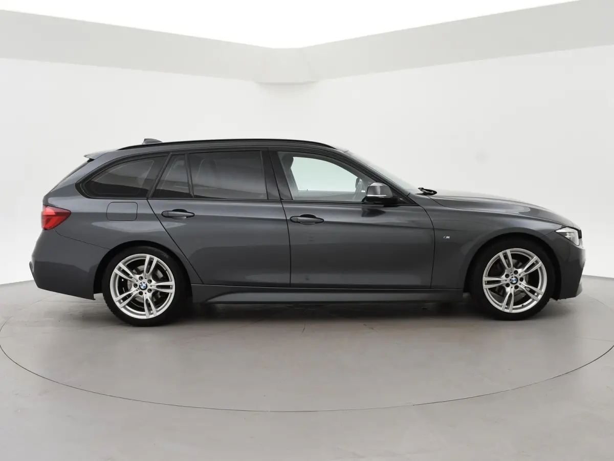 318i M-SPORT + AFN. TREKHAAK | LEDER SPORTINT. | DIGITALE COCKPIT | STOELVERWARMING