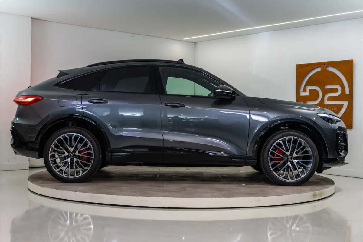e-hybrid 270KW Quattro S Edition 367PK | 2026 | B&O | Pano | Sfeer | Memory | 5 Jaar fabrieksgarantie!