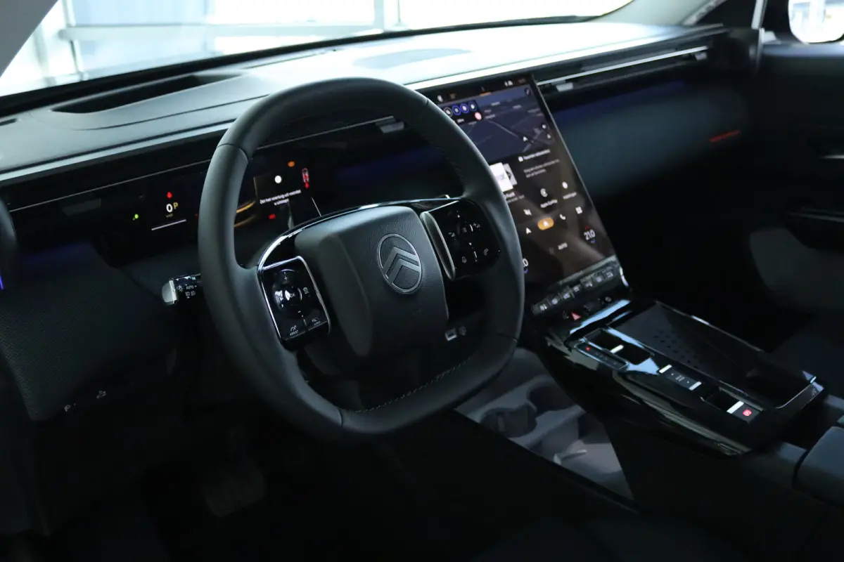 1.2 Hybrid 145 Business | 8 Jaar Garantie | Adapt. Cruise | Head-up | 360 Camera | Stuurverwarming | Elektr. Klep | Navi | Carplay | Climate |