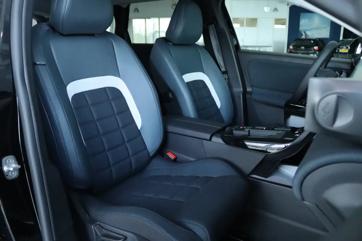 1.2 Hybrid 145 Business | 8 Jaar Garantie | Adapt. Cruise | Head-up | 360 Camera | Stuurverwarming | Elektr. Klep | Navi | Carplay | Climate |