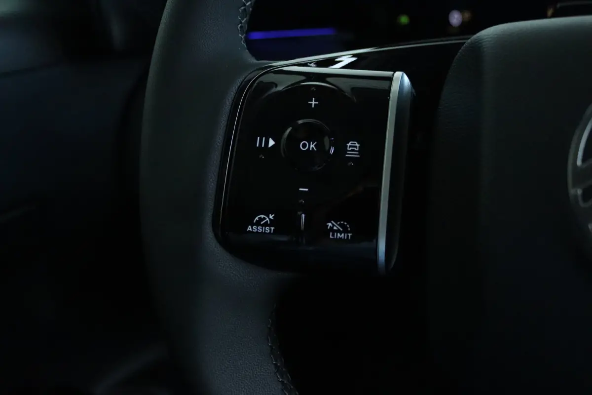 1.2 Hybrid 145 Business | 8 Jaar Garantie | Adapt. Cruise | Head-up | 360 Camera | Stuurverwarming | Elektr. Klep | Navi | Carplay | Climate |