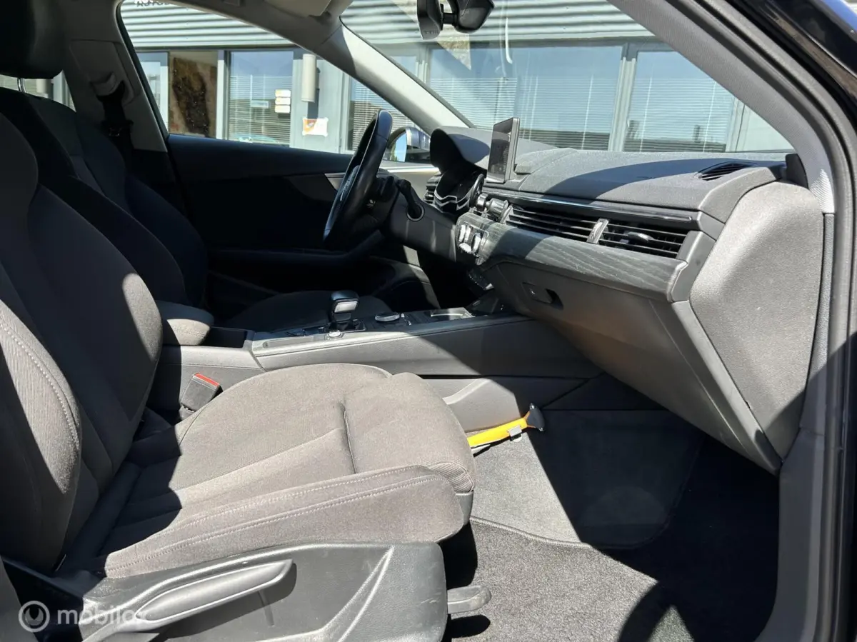 1.4 TFSI Sport Lease Edition - Aut - Navi - Stoelverwarming -
