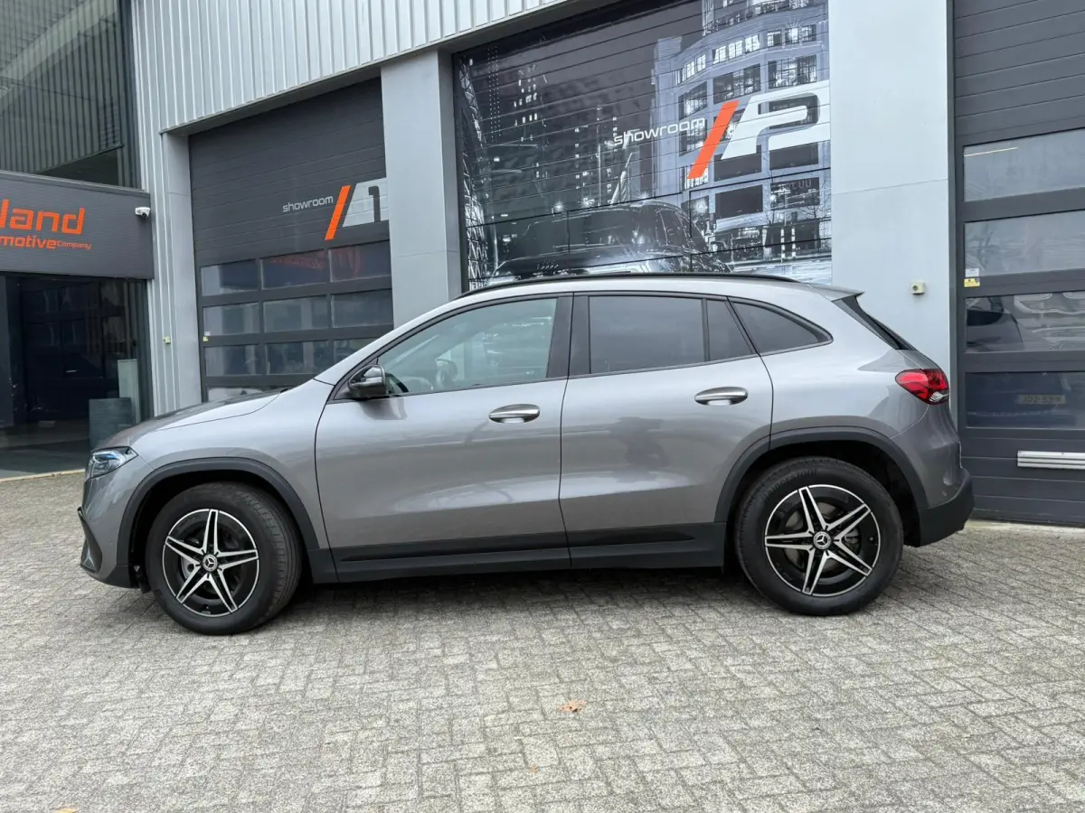 300 4MATIC AMG Line 67 kWh|AMG|Pano|Distronic+|360cam