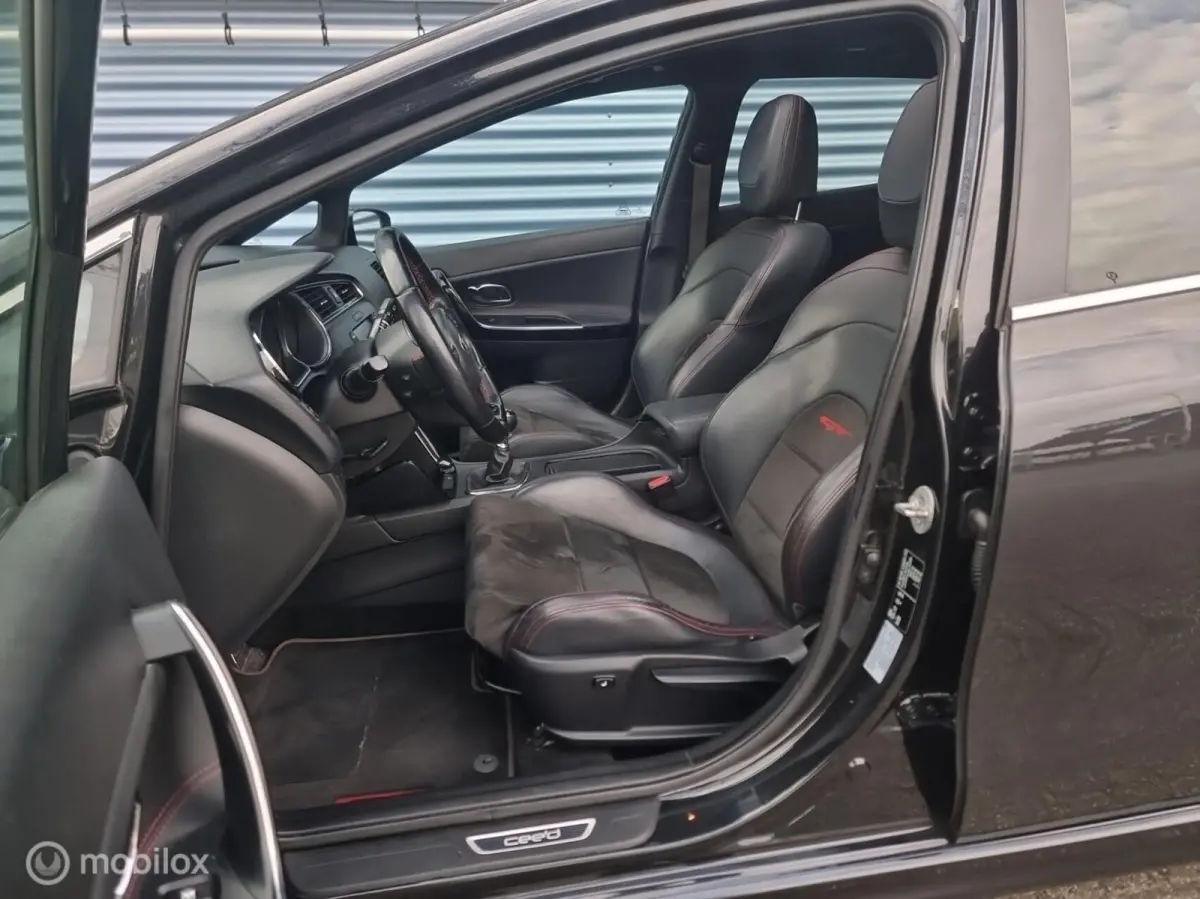 cee'd 1.6 T-GDi GT Sport 205pk. Keurig !! Alle opties !!