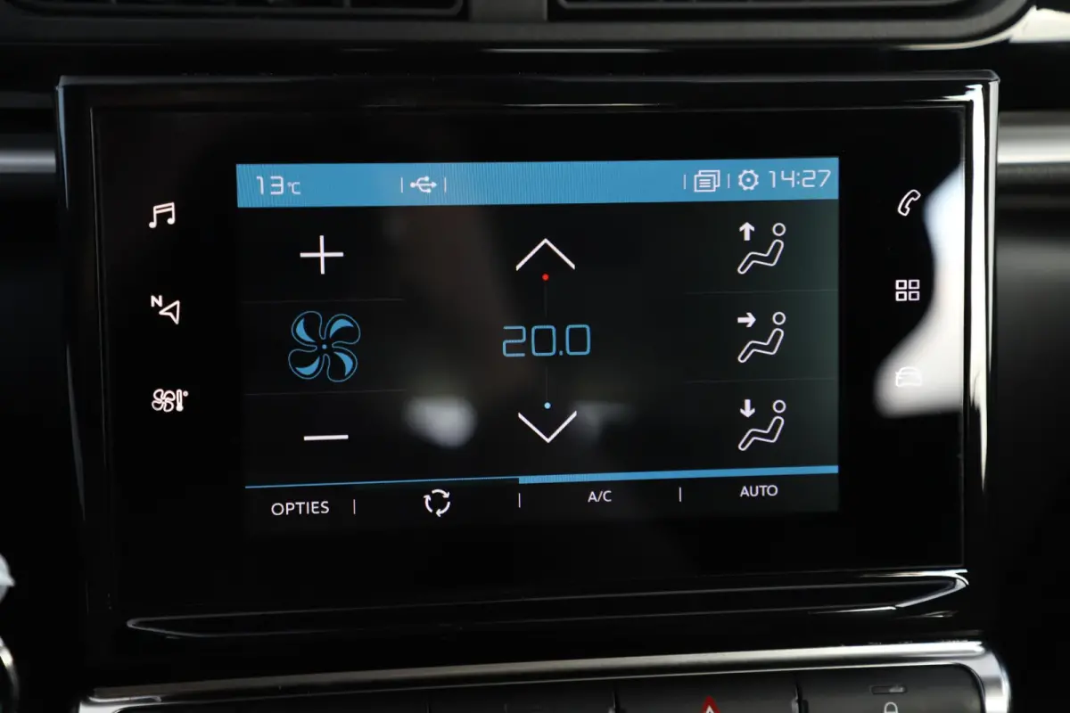 1.2 PureTech Feel Navigatie Carplay Android Climate Cruise Control Rijstrooksensor Parkeersensor All-season banden!