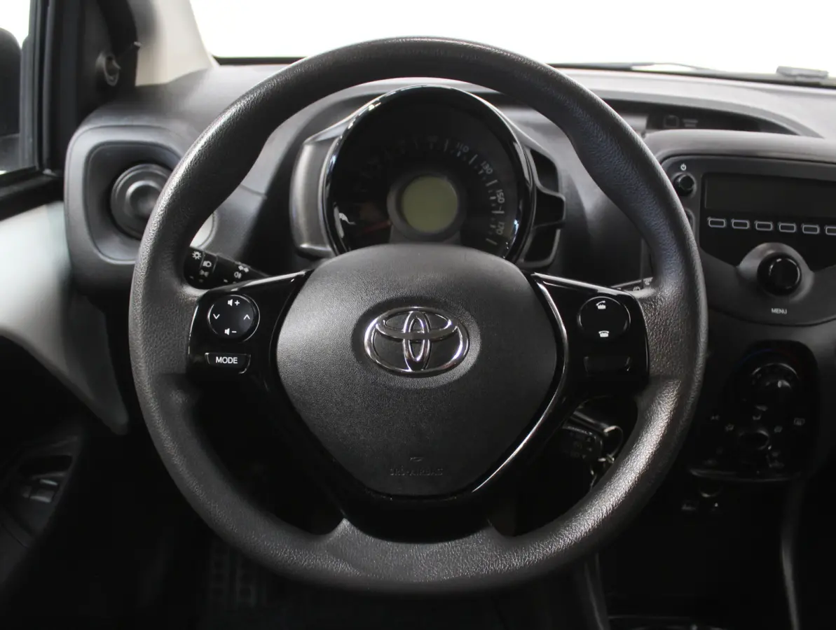 1.0 VVT-i x-fun AIRCO | LED | BLUETOOTH | ELRM | STB | ISOFIX