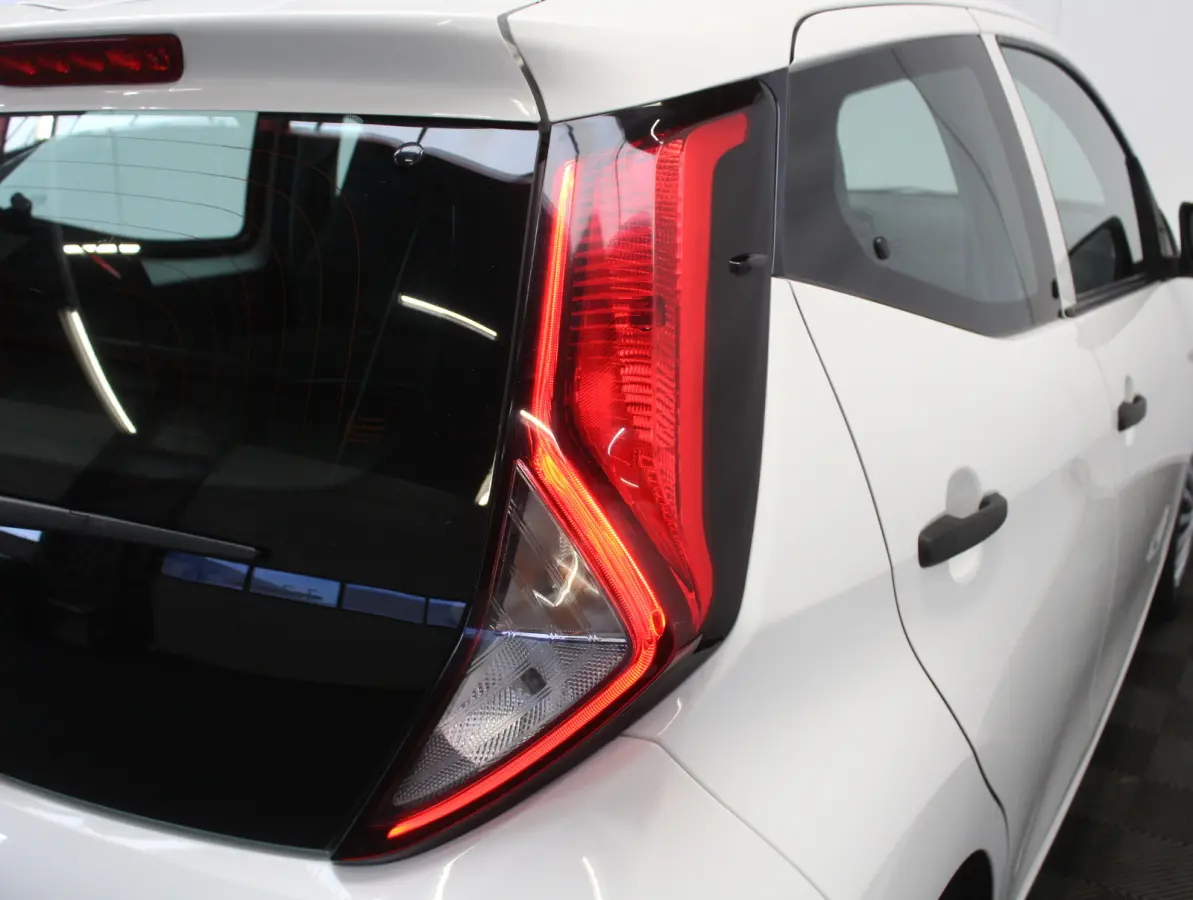 1.0 VVT-i x-fun AIRCO | LED | BLUETOOTH | ELRM | STB | ISOFIX
