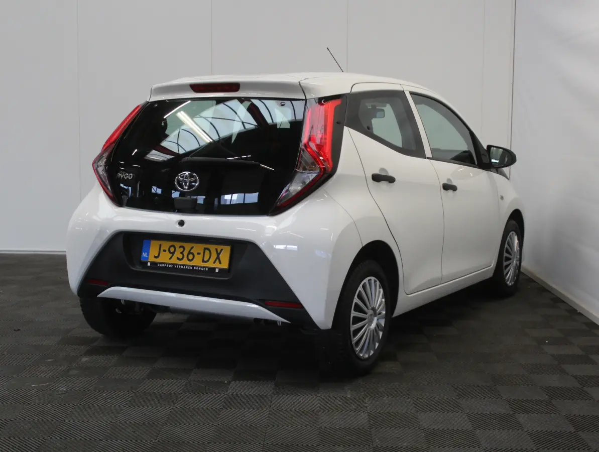 1.0 VVT-i x-fun AIRCO | LED | BLUETOOTH | ELRM | STB | ISOFIX