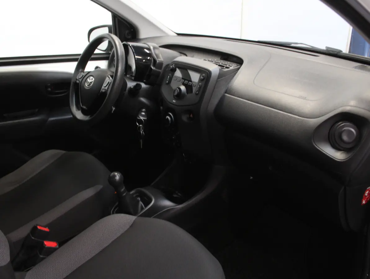 1.0 VVT-i x-fun AIRCO | LED | BLUETOOTH | ELRM | STB | ISOFIX