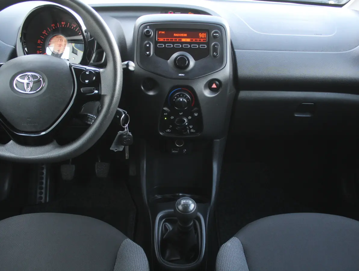 1.0 VVT-i x-fun AIRCO | LED | BLUETOOTH | ELRM | STB | ISOFIX