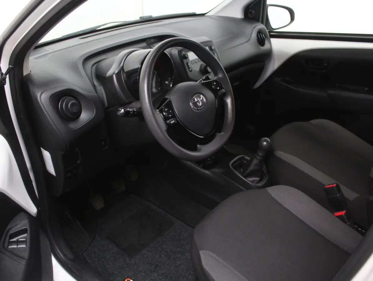 1.0 VVT-i x-fun AIRCO | LED | BLUETOOTH | ELRM | STB | ISOFIX