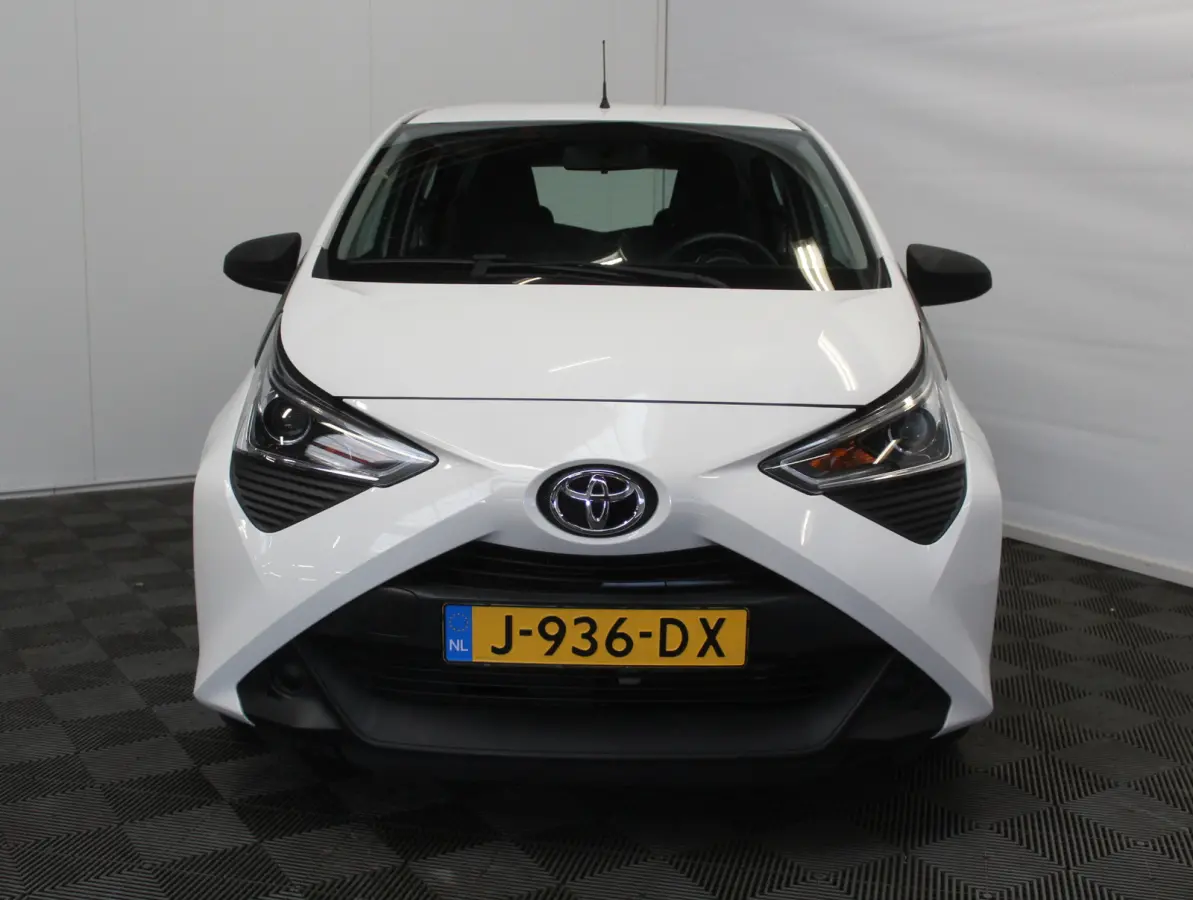 1.0 VVT-i x-fun AIRCO | LED | BLUETOOTH | ELRM | STB | ISOFIX