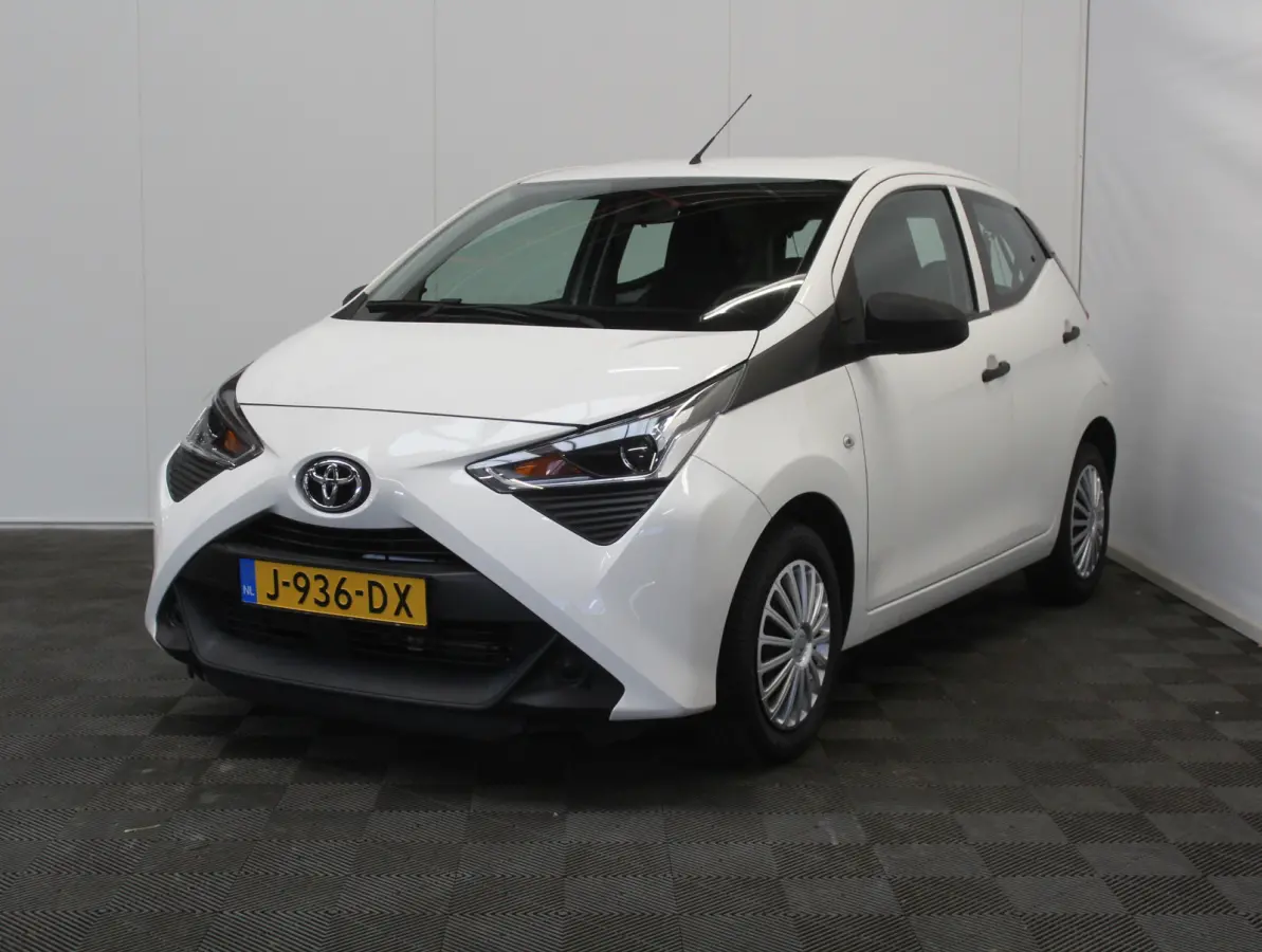 1.0 VVT-i x-fun AIRCO | LED | BLUETOOTH | ELRM | STB | ISOFIX
