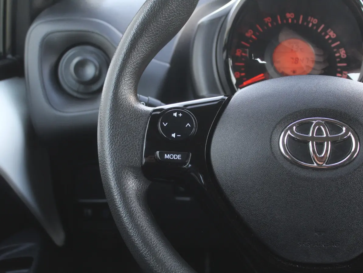 1.0 VVT-i x-fun AIRCO | LED | BLUETOOTH | ELRM | STB | ISOFIX