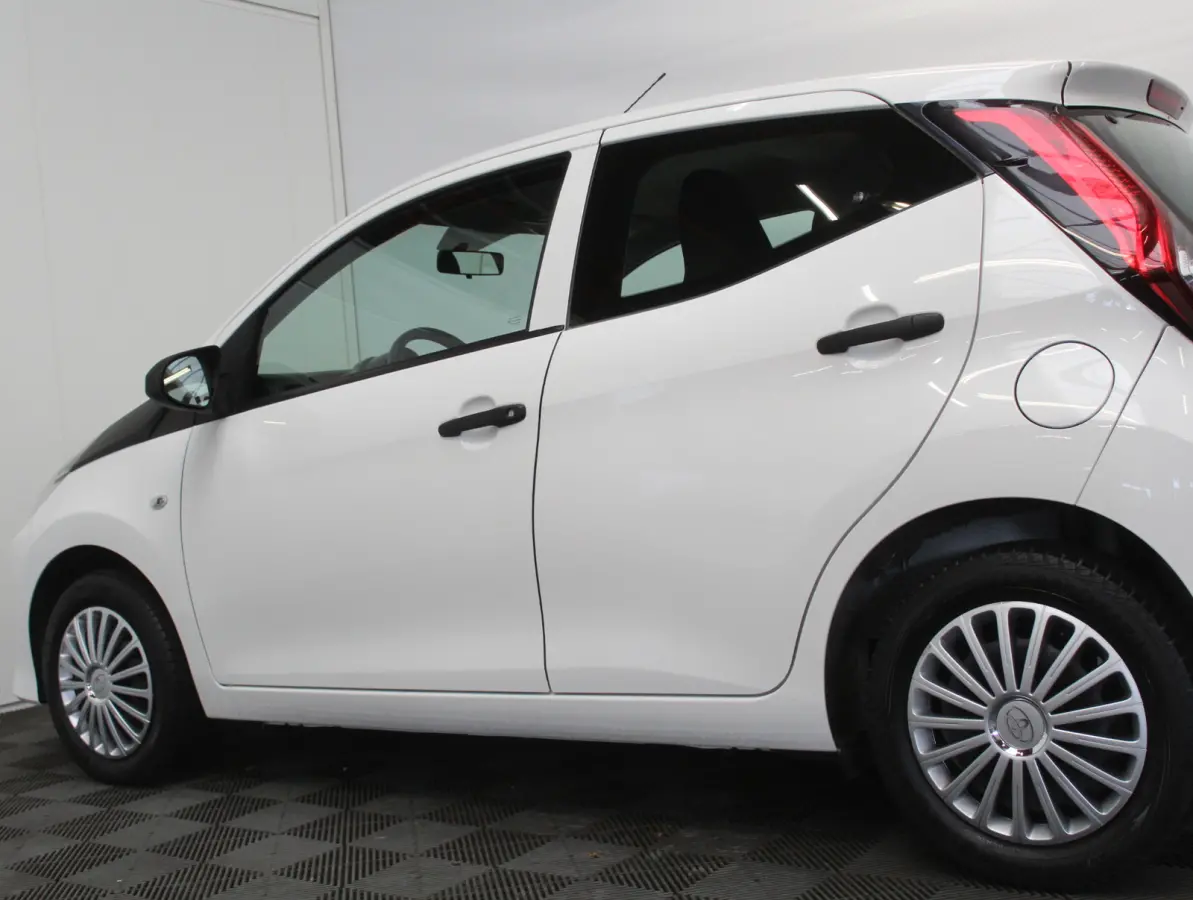 1.0 VVT-i x-fun AIRCO | LED | BLUETOOTH | ELRM | STB | ISOFIX