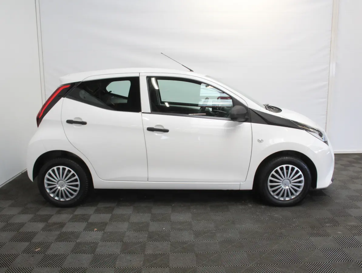 1.0 VVT-i x-fun AIRCO | LED | BLUETOOTH | ELRM | STB | ISOFIX