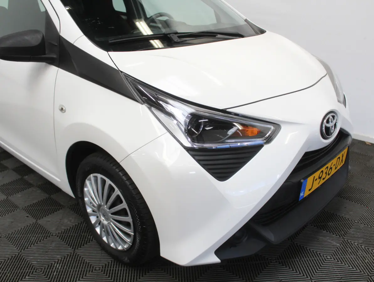 1.0 VVT-i x-fun AIRCO | LED | BLUETOOTH | ELRM | STB | ISOFIX