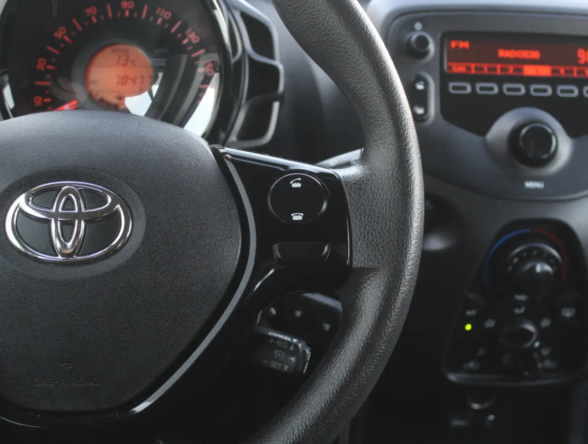 1.0 VVT-i x-fun AIRCO | LED | BLUETOOTH | ELRM | STB | ISOFIX