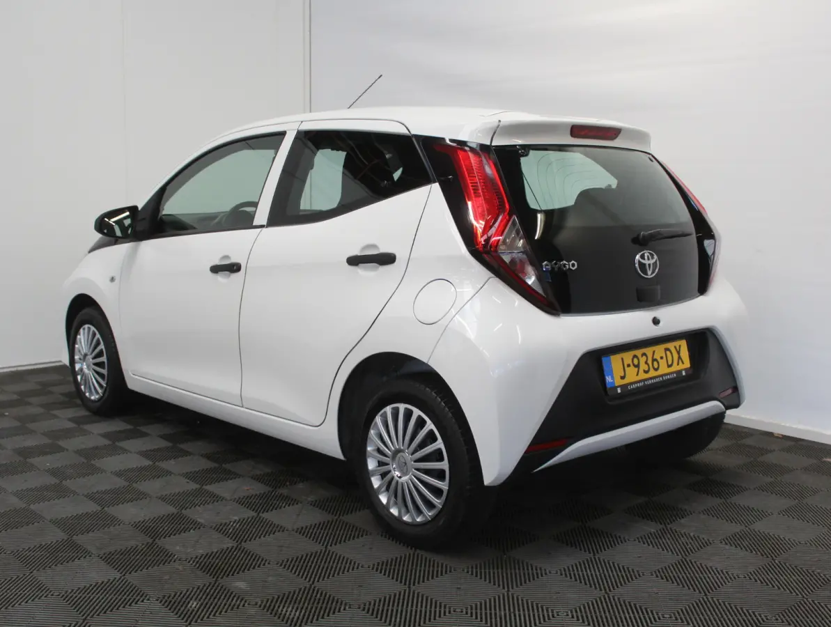 1.0 VVT-i x-fun AIRCO | LED | BLUETOOTH | ELRM | STB | ISOFIX