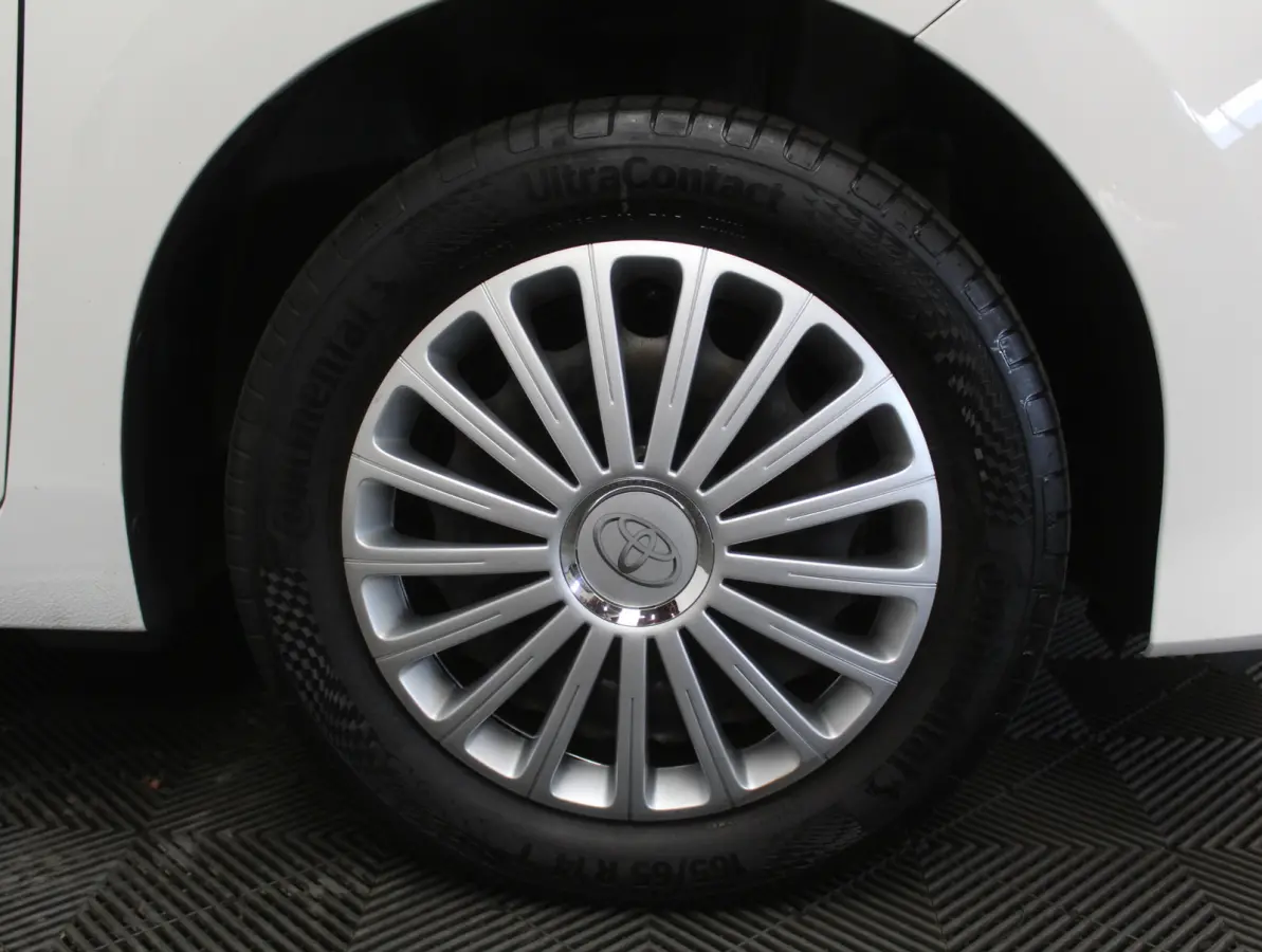 1.0 VVT-i x-fun AIRCO | LED | BLUETOOTH | ELRM | STB | ISOFIX